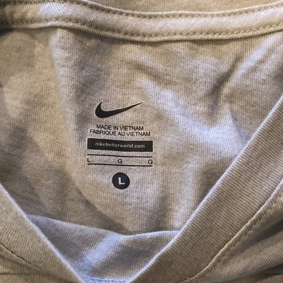 Nike usc shirt. Womens large. Cotton. New with tags - Picture 3 of 5